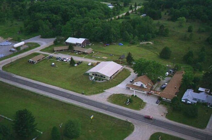 Great Escape Motor Lodge (Redwoood Motor Lodge) - Web Listing (newer photo)